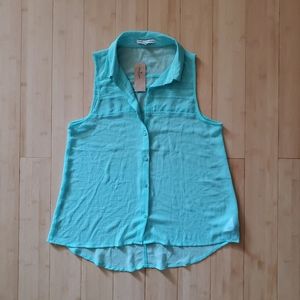 American Eagle Outfitters Sleeveless Button Down